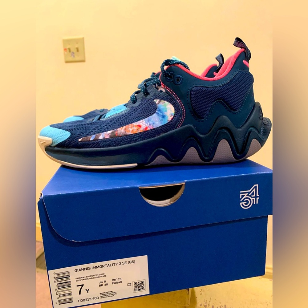 Giannis Immortality 2 multicolor basketball shoes